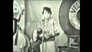 Johnny Cash Does Elvis Presley (Live) - Heartbreak Hotel