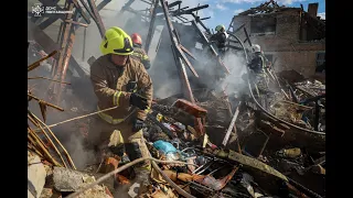 Рятувальники ліквідували наслідки ворожого обстрілу по цивільній інфраструктурі у Полтаві