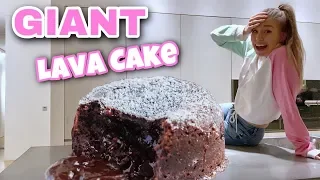 Wir backen einen XXXL Schoko Lava Kuchen 😍| Bibi