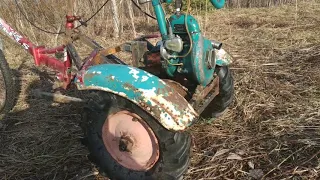 ПОКАТУШКИ НА САМОДЕЛЬНОМ ТРАЙКЕ С ДВИГАТЕЛЕМ ОТ БЕНЗОПИЛЫ ДРУЖБА