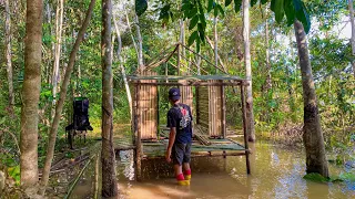 Camping di hutan - di terjang banjir saat membangun shelter bambu sederhana di hutan