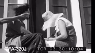 Pola Negri gets a manicure