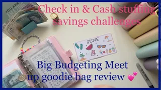 Check in & cash stuffing * Big Budgeting meet up goodie bag review * Savings challenges * So kind 💕