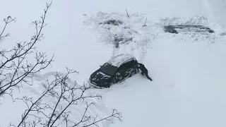 Mitsubishi Outlander stuck in the snow / Mitsubishi Outlander застрял в снегу