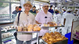 Visited Iconic OG VARIAR & SONS Bakery To Taste 14 'New' Items! Butter Biscuit, Milk Biscuit, Cake..