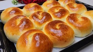 CRAZY CUSTARD BUNS! It's very simple and delicious! My grandmother taught me!