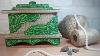The idea of ​​JUTE is a chic BOX under MALACHITE. (SACKING CARDBOARD ROPE).