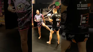 Muay Thai Low Kicks - Old School Training with Jean-Charles Skarbowsky