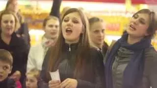 Flashmob in Khabarovsk, Russia with a beautifull Russian folk song Smuglyanka Moldavanka