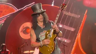 Slash guitar solo, Wrigley Field, Sept 16, 2021