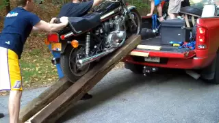 How not to Load Motorcycle in a pick up truck