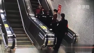 Escalator Strikes again/Эскалатор снова наносит удар