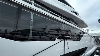 SUNSEEKER 90 OCEAN, 2023 Miami International Boat Show