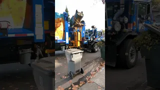 epic Garbage truck fail #garbage #fail #fails #garbagebin #truck #recycling #garbagetruck #trashbin