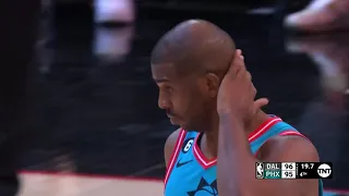 Chris Paul shows that he is still in great shape and can dominate in important moments of the match
