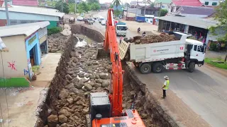 DONGFENG TRUCKS Uploading Huge Rock Woking Build Foundation Road with SHANTUI Pushing & Excavator