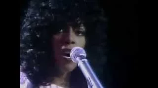 Donna Summer - A Hot Summer Night with Donna (1983)