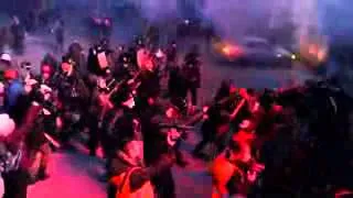 Революція!! Мітингувальники бють беркутівців 19 01 2014
