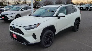 2022 Toyota RAV4 Hybrid SE in Blizzard Pearl White