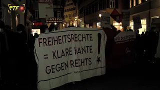 Spaziergänger unterwegs - Demos blieben größtenteils friedlich