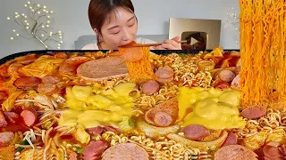 ASMR 같이 침 닦을 준비하세요🤣 부대찌개 리얼먹방 :) Spicy Sausage Stew Ramen MUKBANG