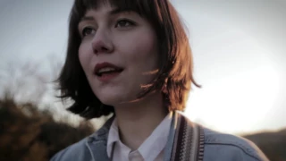 Molly Tuttle - Lightning In A Jar  [OFFICIAL VIDEO]