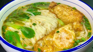 I love this bowl of lazy noodles for breakfast. There are vegetables, noodles and eggs