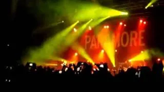 Paramore - Misery Business (Live in Singapore) 070310