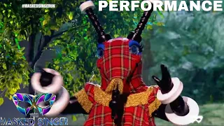 Bagpipes performs “Song 2” by Blur (Masked Singer UK)