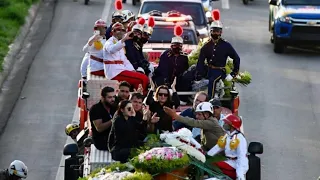 Cortejo Fúnebre de Marília Mendonça e seu tio passa por Goiânia. Momento emocionante! 🖤😭