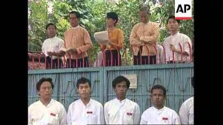 BURMA: RANGOON: OPPOSITION LEADER AUNG SAN SUU KYI ALLOWED VISITORS