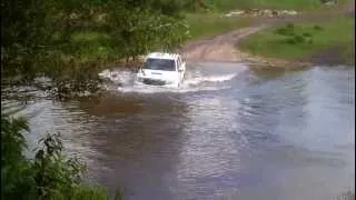 Toyota Hilux, брод.