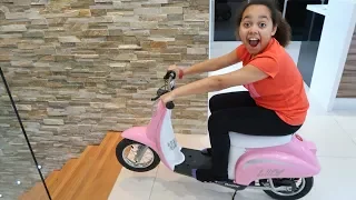 Surprise Toy Unboxing & Assembling Power Wheels Ride On Bike | Toys AndMe