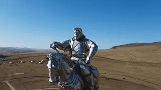 Монголия, Статуя Чингисхана, Национальный парк Тэрэлж, парк динозавров, буддийский храм Арьяабал