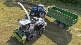 Trávne senáže v kopci Claas Jaguar 980, 2x Tatra 815, New Holland T7.290 a John Deere 5100M