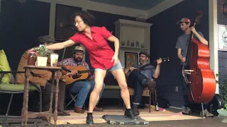 Miss Moonshine Buckdancing "Billy in the Low Ground" - American folk music @ Chomp and Stomp fest