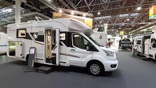 Queen bed in a Benimar motorhome : Tessoro 497