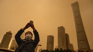 Масштабные песчаные бури обрушились на Пекин и ряд провинций Китая