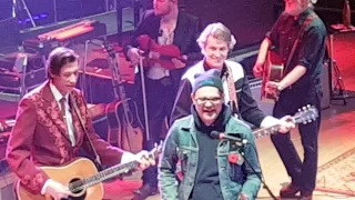 Gord Downie makes a grand entrance