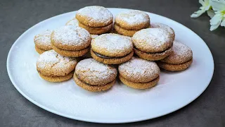 These biscuits melt in your mouth, quick and simple! Easy biscuits in 5 minutes.