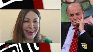 L'intervista a Pier Luigi Bersani: "Meloni all'estero si mette il doppiopetto, qui stringe gli ...