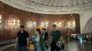 Северный вестибюль и промежуточный зал станции #metro Красные Ворота встроенный в Сталинскую высотку