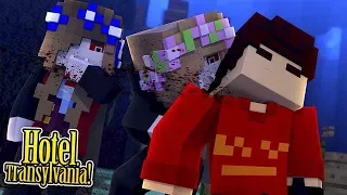 HOTEL TRANSYLVANIA: BECOMING VAMPIRES!! w/Little Carly and Little Kelly (Minecraft).