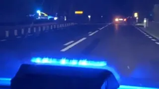 🗡170 km/h 100+ mph over spike strip. Mercedes gets taken out by Swedish Police 🗡🗡🗡🗡