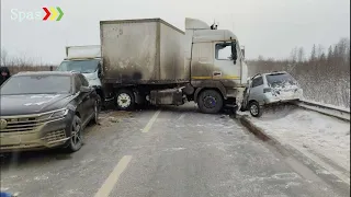 В Вологодской области на трассе М-8 столкновение четырех автомобилей. Один водитель  погиб.