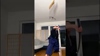 One handed katana cut vs flying tatami mat 🥋🔥🗡️
