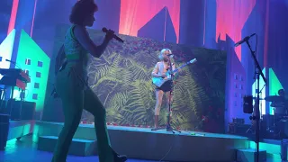 Live in the Dream - St. Vincent Live at the Fillmore