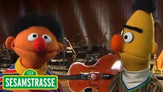 Ernie & Bert erklären das Instrument Cello | Musik | Sesamstraße