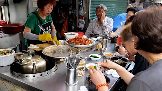 Soup made by grandmother for just $4 at market / Korean street food