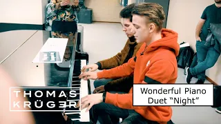 Wonderful Piano Duet [Ludovico Einaudi – "Night"] at Amsterdam Train Station – Thomas Krüger